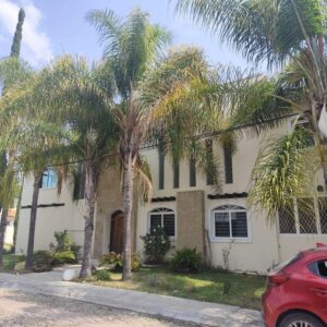 Casa en Fracc. Nuevo Chapala (6 Recámaras, Jardín y Seguridad 24/7)